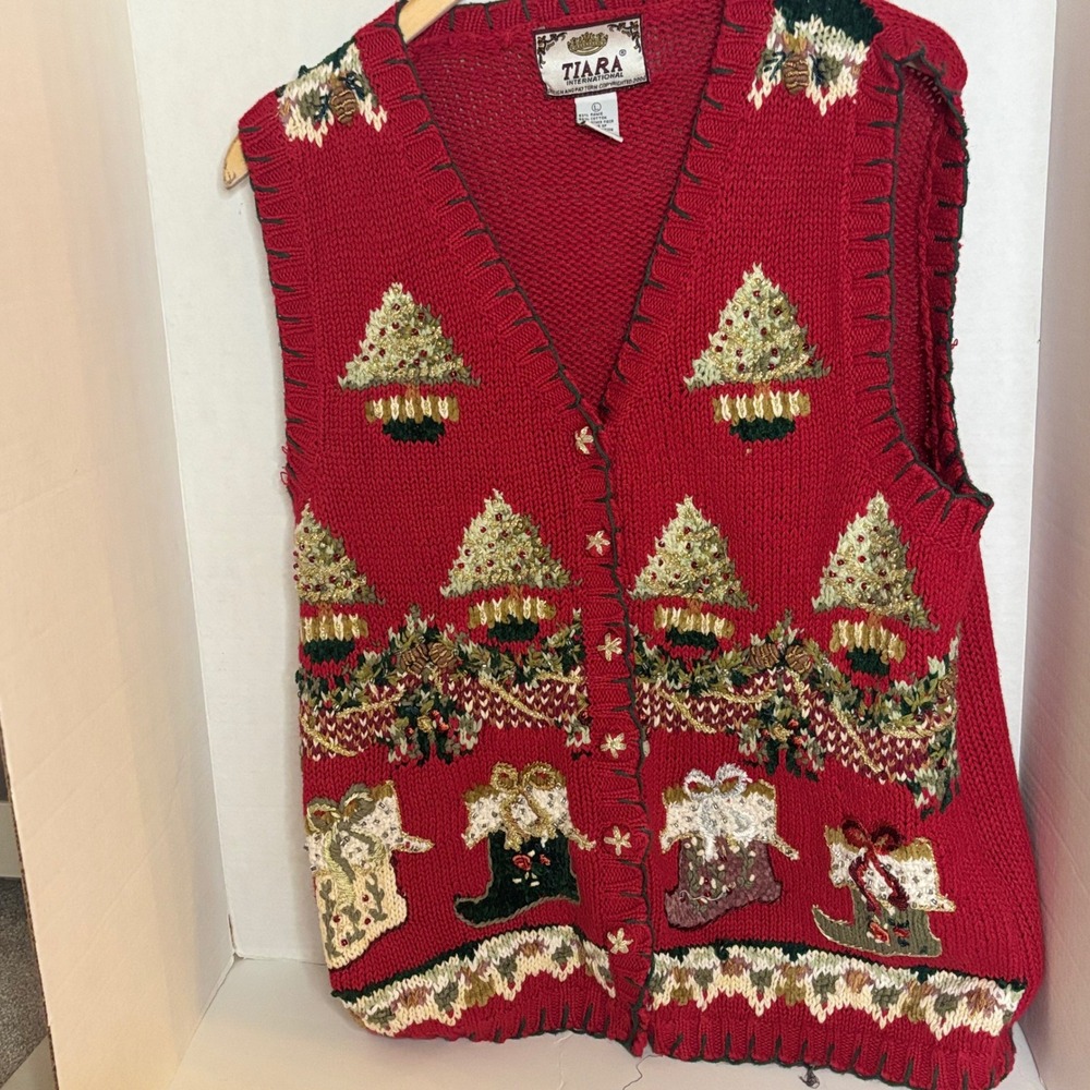 Tiara International Vintage Christmas Sweater Vest Red Beaded Tree Stocking L